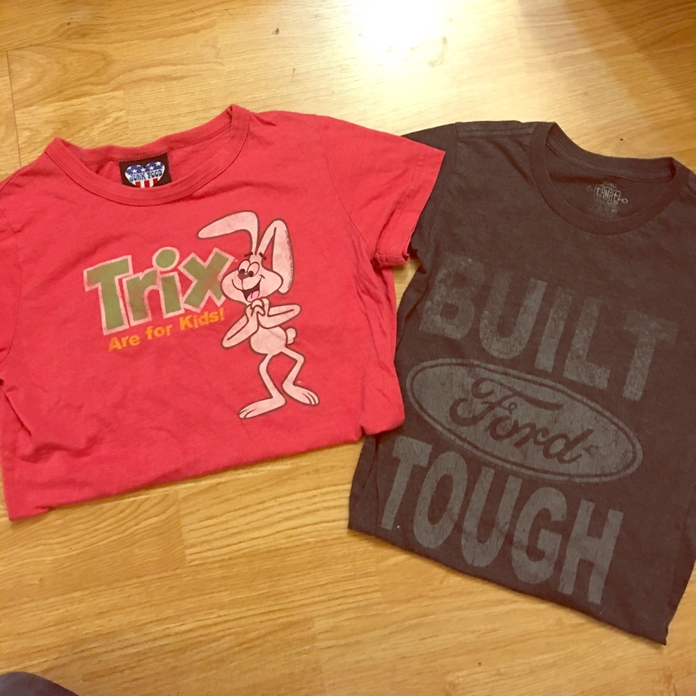 Novelty T-shirt bundle. Sz Small